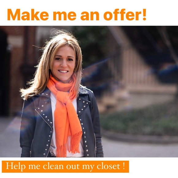 Former TV reporter selling my own stuff. 🏄♀️ - Picture 1 of 11